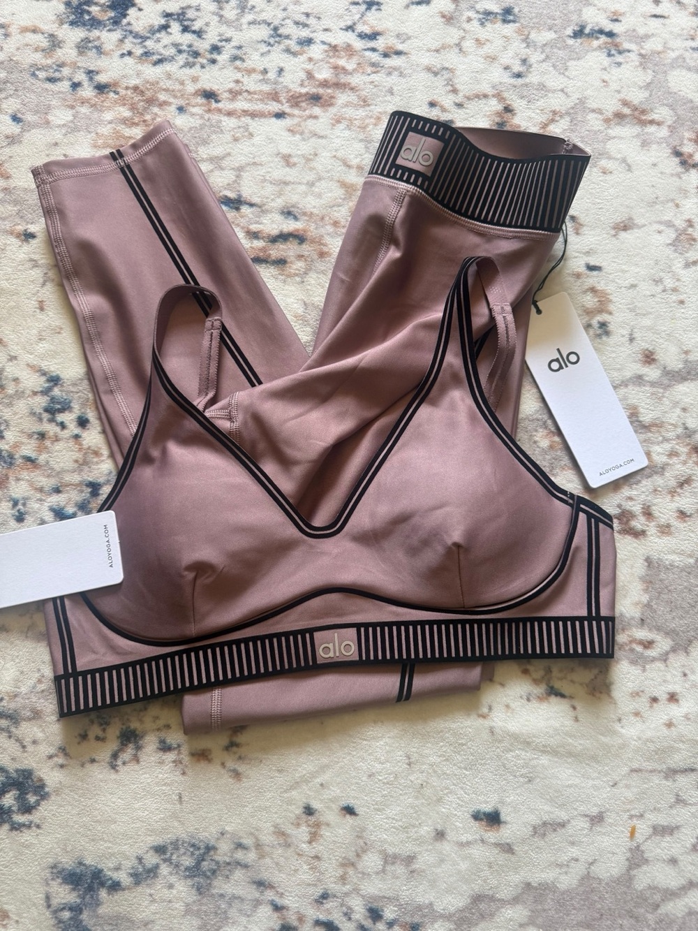 ALO Yoga Mauve Scoop Sports Bra with Black Trim